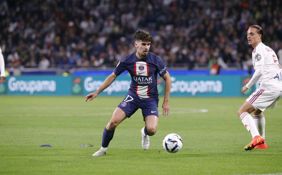 A舞台上的 A舞台上的