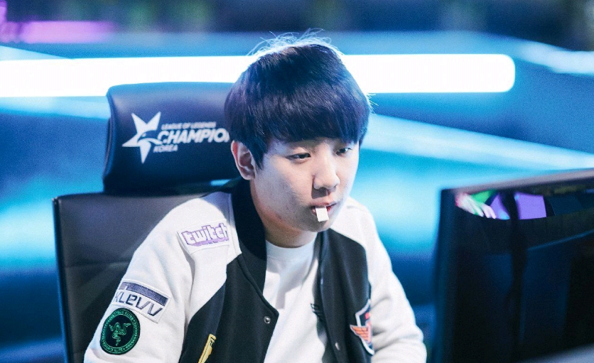 奥莫特则凭 奥莫特则凭